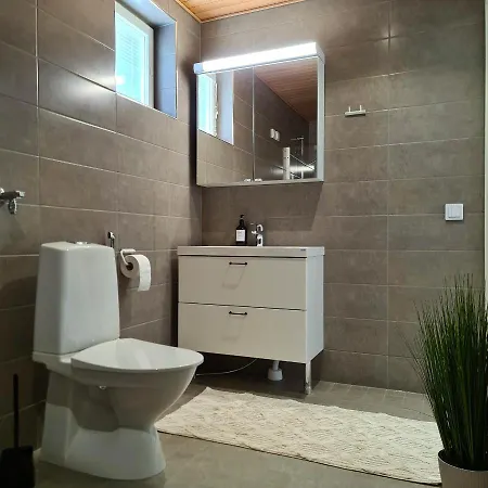 Uusi Viihtysae 4-hengen Hiekkasaerkillae Lägenhet Kalajoki