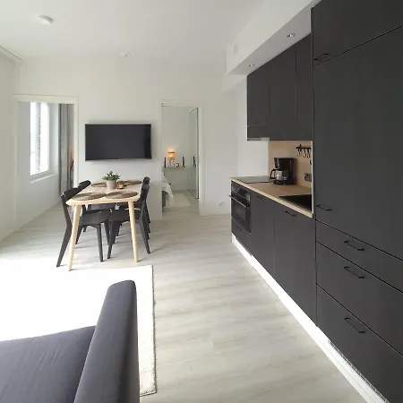 Uusi Viihtysae 4-hengen Hiekkasaerkillae Lägenhet *